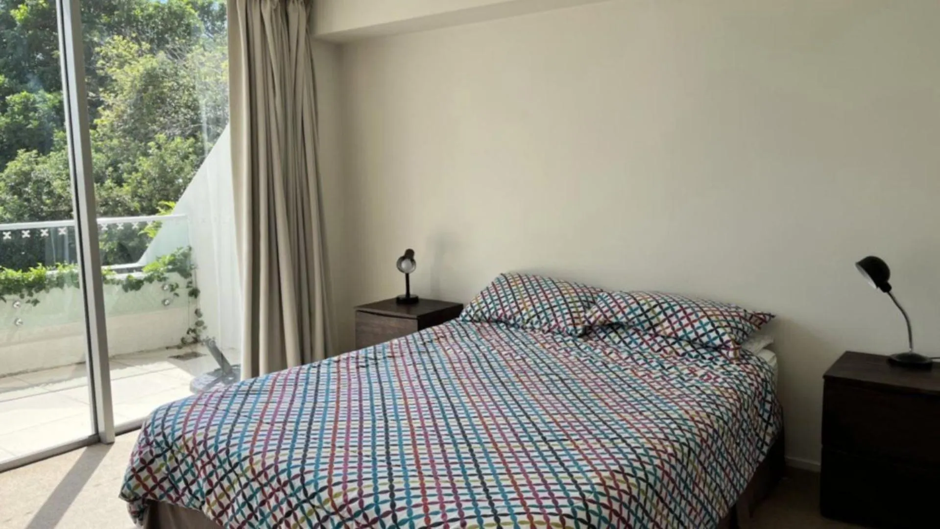 Surfside One Unit 1 Apartment Kawana Waters