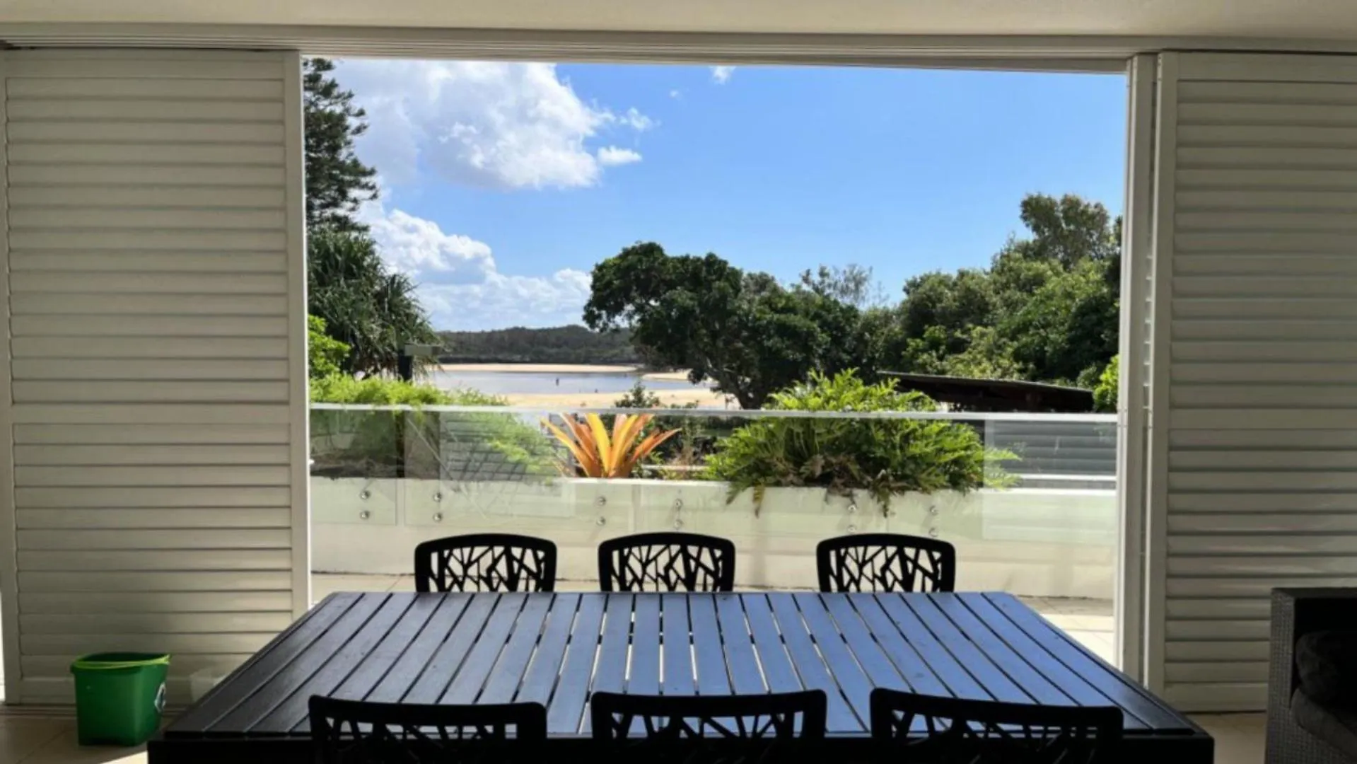 Surfside One Unit 1 Apartment Kawana Waters
