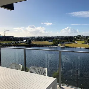 Hotel North Shore Oceanside Kawana, Kawana Waters