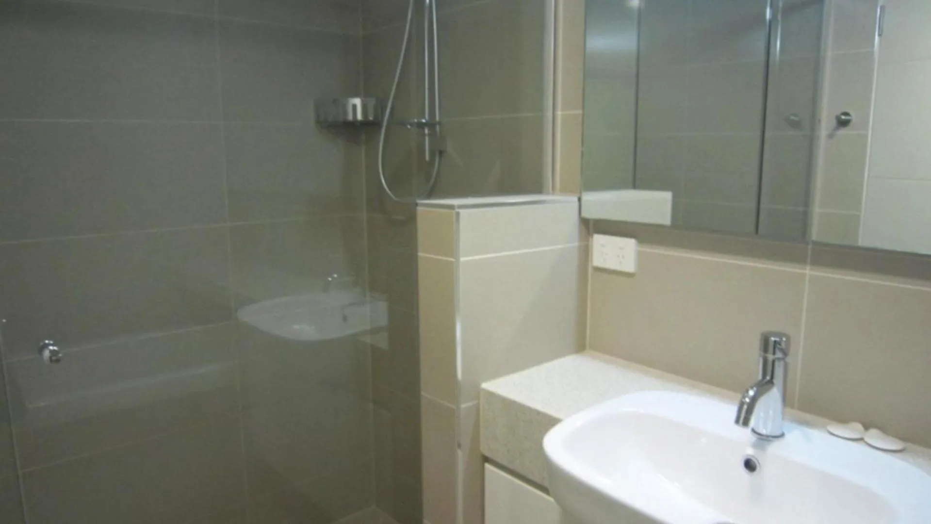 Surfside One Unit 1 Apartment Kawana Waters